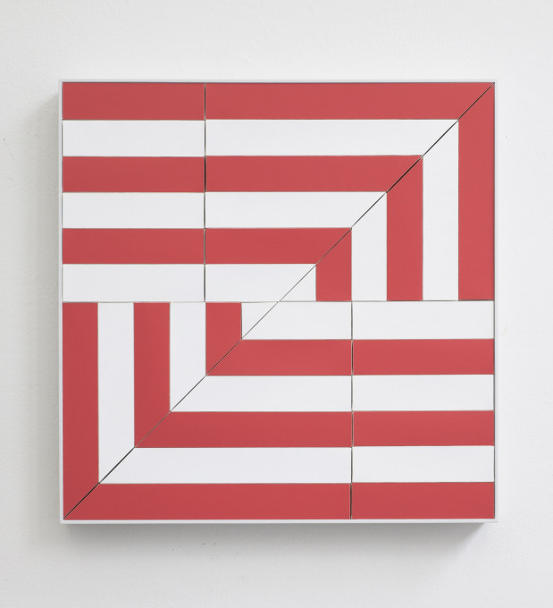 <p>2015, lacquer, board, wood, 71 x 71 x 7 cm</p>

